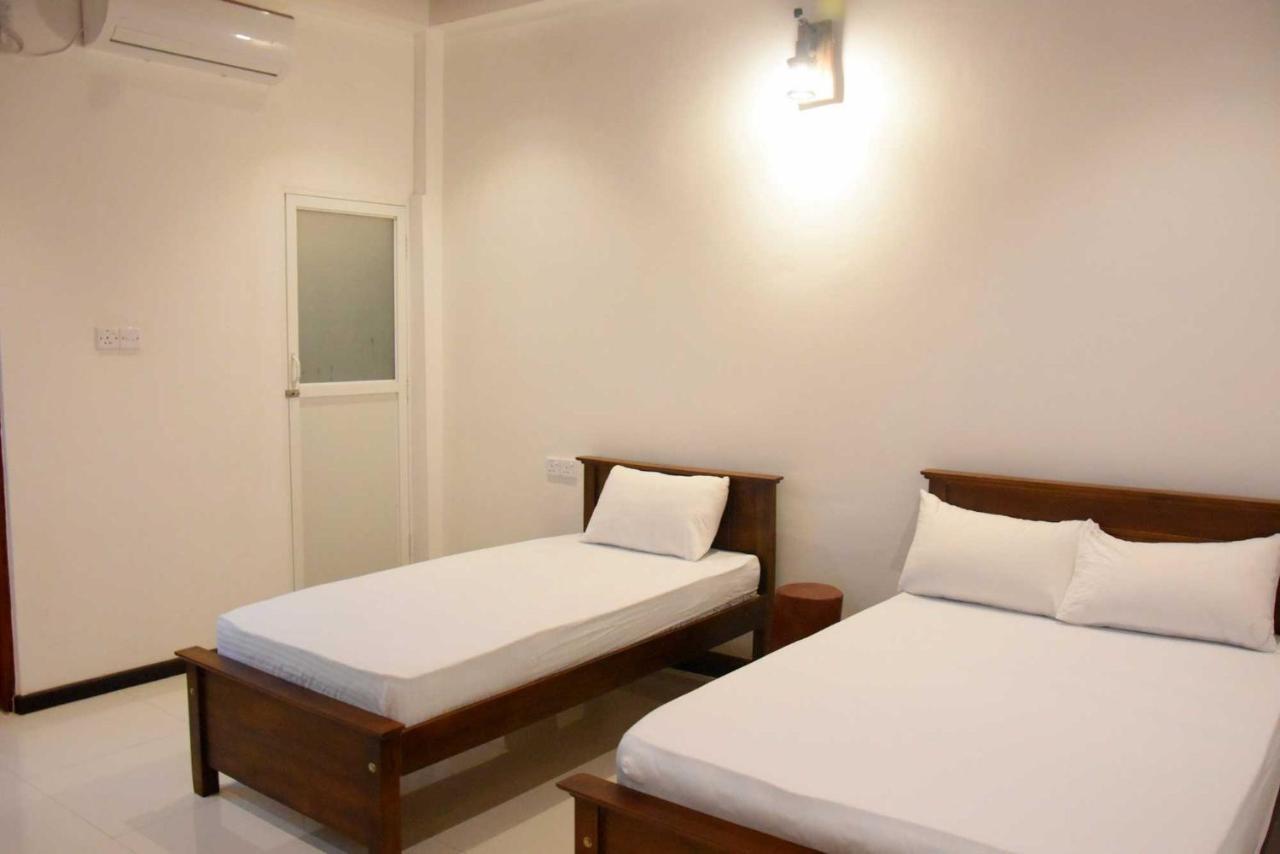 J Guest Guest house *